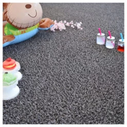 Gazon Synthétique Happy Party - Couleur Gris Foncé - Classé Feu - 20mm - 1m X 9m -Flora Soldes 645cece4a69870.92179988