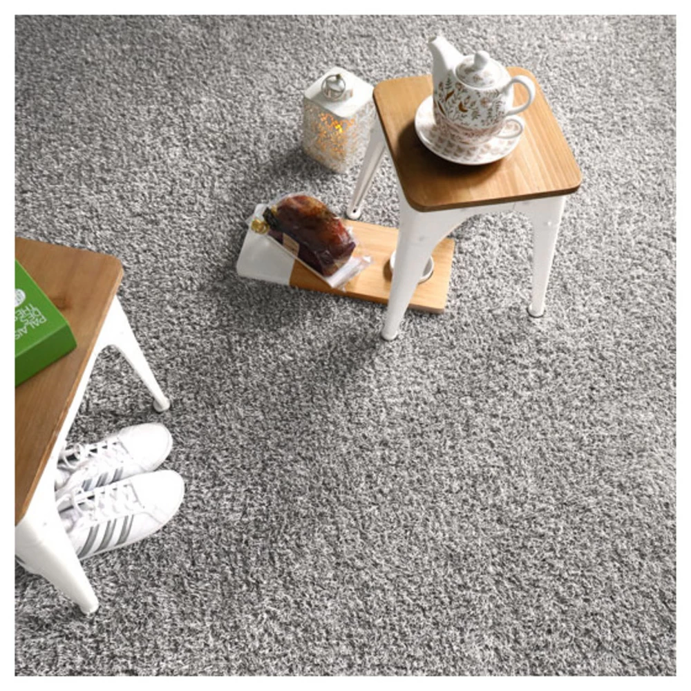 Gazon Synthétique Arty - Couleur Gris Clair - 20mm - 1m X 3m 4 Gazon Synthétique Arty - Couleur Gris Clair - 20mm - 1m X 3m – Image 2